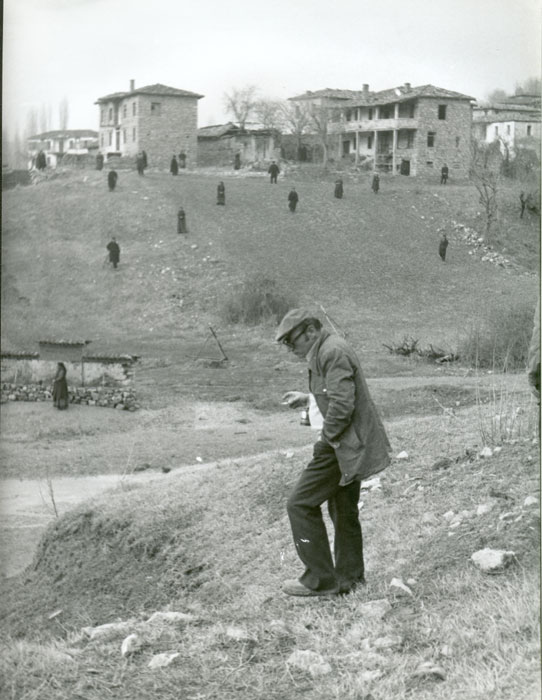 Περιγραφ: Ο Θδωρος Αγγελπουλος κατ τη διρκεια των γυρισμτων της ταινας «Ο Μεγαλξανδρος», 197...