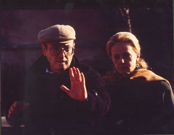 Περιγραφ: Ο Θδωρος Αγγελπουλος με την Jean Moreau κατ τη διρκεια των γυρισμτων της ταινας «Το μετωρο βμα του πελαργο», Nikos Panayotopoulos, 1990 (;)