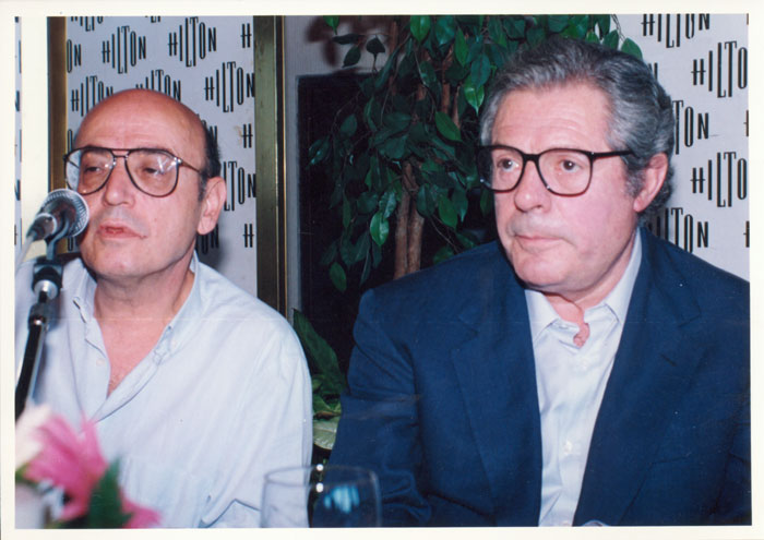 Περιγραφ: Ο Θδωρος Αγγελπουλος με τον Marcello Mastroianni στο Ισραλ σεσυνντευξη για την ταινα «Το μετωρο βμα του πελαργο», 1992