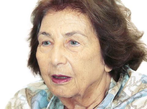 Σμερα εναι λα τσο πολ μπερδεμνα! Δεν υπρχει οτε συγκεκριμνος εχθρς, οτε συγκεκριμνο πια ραμα, τα παιδι και οι νοι εναι πια τσο μπερδεμνοι! Ολοι εναι μπερδεμνοι!