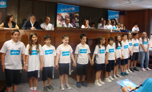 http://www.unicef.gr/news/2013/dt2113b.jpg