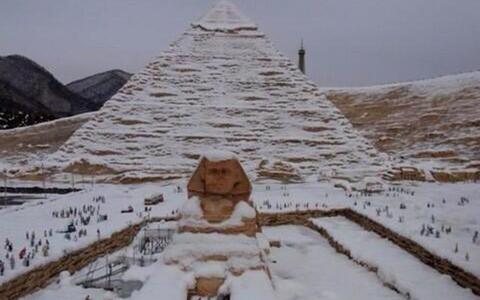 Χιόνισε στο Κάιρο «μετά από 112 χρόνια»