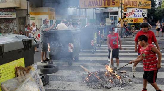 Ξαν στα πρθυρα του χους και της χρεοκοπας η Αργεντιν