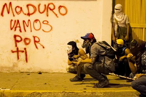 Οι 8 τρλες του Μαδορο που ξεσκωσαν τη Βενεζουλα 