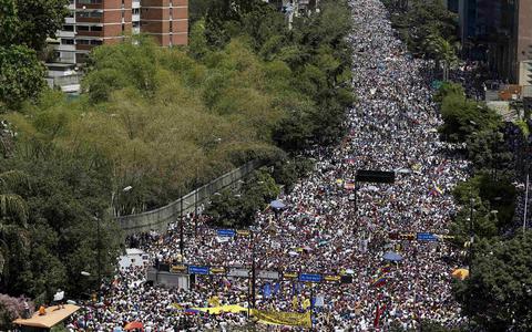 Αντικυβερνητικ διαδλωση στην πρωτεουσα της Βενεζουλας, το Καρκας. 
