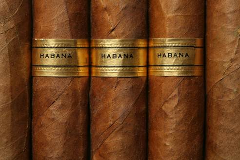 http://images.forwallpaper.com/files/thumbs/preview/29/299973__texture-cigars-glamor-habana_p.jpg