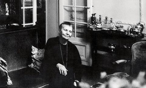 «Δεν θα συζητοσα ποτ με τον Μιχαλολικο. Δεν συνομιλ με ανθρπους που δνουν διαταγς σε λλους ανθρπους και κυρως ταν τις εκστομζουν σε λθος ελληνικ», μας λει η διακεκριμνη ακαδημακς.