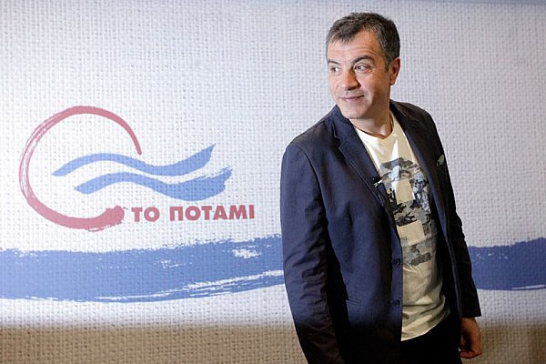 http://www.lay-out.gr/wp-content/uploads/2014/05/theodorakis-stavros1.jpg