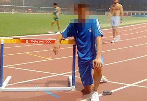 Συνελφθη πρωταθλητς στβου: Εξαπατοσε Διαδικτυακ φοιττριες και κλεβε αποκαλυπτικς φωτογραφες και βντεο 