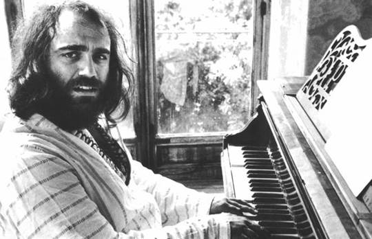 http://news247.gr/incoming/article3268617.ece/BINARY/w660/Demis-Roussos.jpg